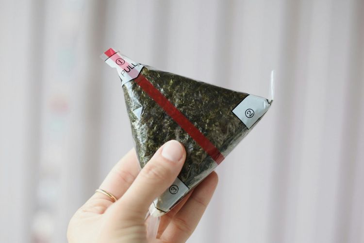 Makanan Minimarket Jepang Disulap Jadi Alat Tulis yang Bisa Dikelupas