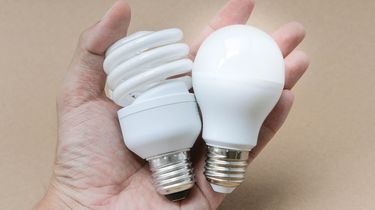 Lampu Tidak Boleh Dibuang Sembarangan, Begini Caranya yang Benar