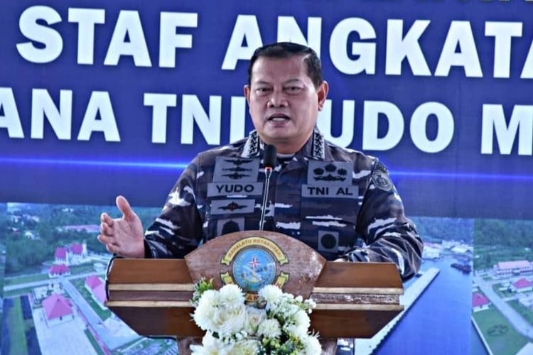 Kepala Staf Angkatan Laut (KSAL) Laksamana TNI Yudo Margono dalam peresmian Kesatrian Tawiri untuk mendukung operasional kapal perang Republik Indonesia (KRI), Sabtu (19/6/2021).