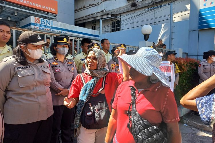 Eks Nasabah Koperasi Swadharma Menangis Histeris, Mediasi dengan Bank BUMN Gagal