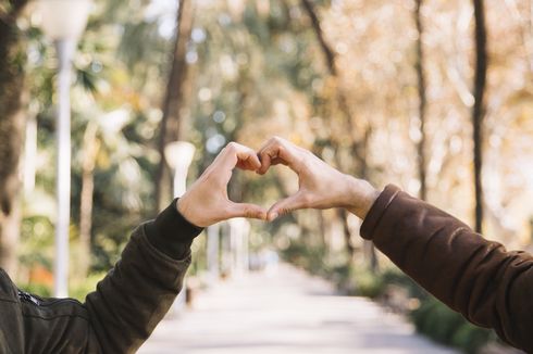 Pantun Romantis Cinta dan Lucu untuk Mempererat Hubungan