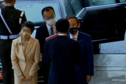 Bertemu Presiden Jokowi, PM Jepang dan Istri Kenakan Masker Motif Batik