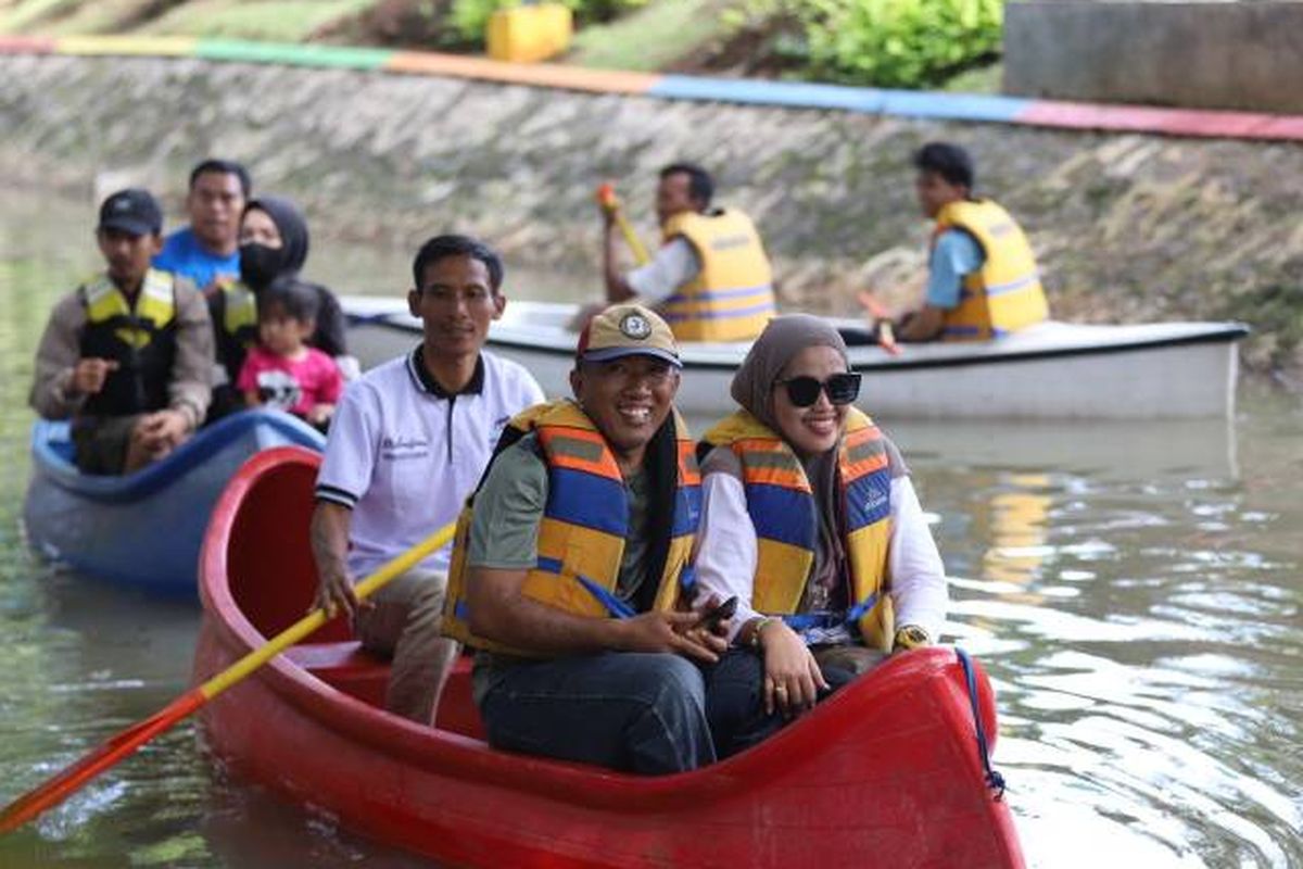 Pemkot Tangerang hadirkan wisata Kano Malam gratis selama libur Lebaran 2025.