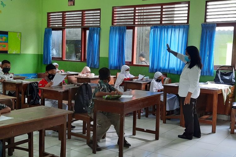Pembelajaran Tatap Muka di SD N Piyaman 2 Wonosari, Gunungkidul Rabu (15/9/2021)