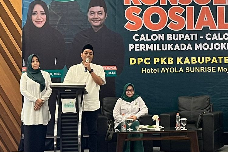 Partai Kebangkitan Bangsa (PKB) mendeklarasikan bakal mengusung pasangan Ikfina Fahmawati - Sa’dulloh Syarofie pada Pemilihan Kepala Daerah (Pilkada) Kabupaten Mojokerto, Jawa Timur, Rabu (5/6/2024).