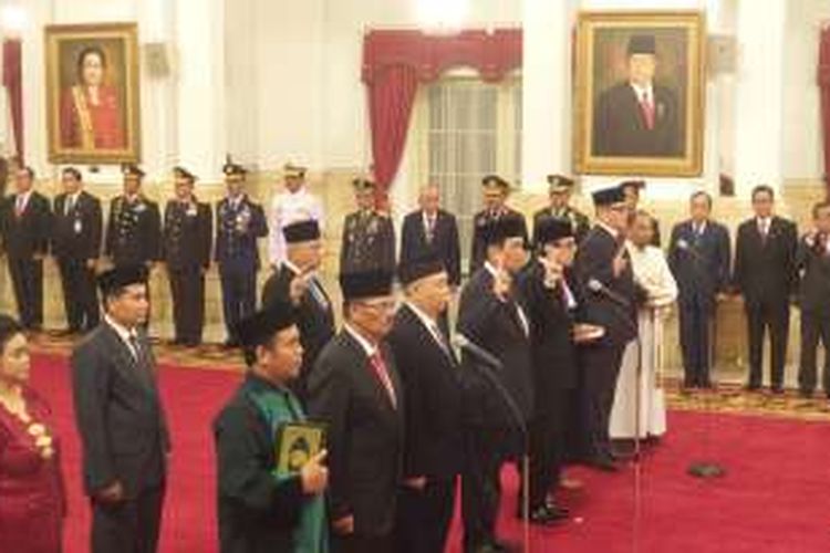 Suasana pelantikan struktur Kompolnas periode 2016-2021 di Istana Merdeka, Jumat (13/5/2016).