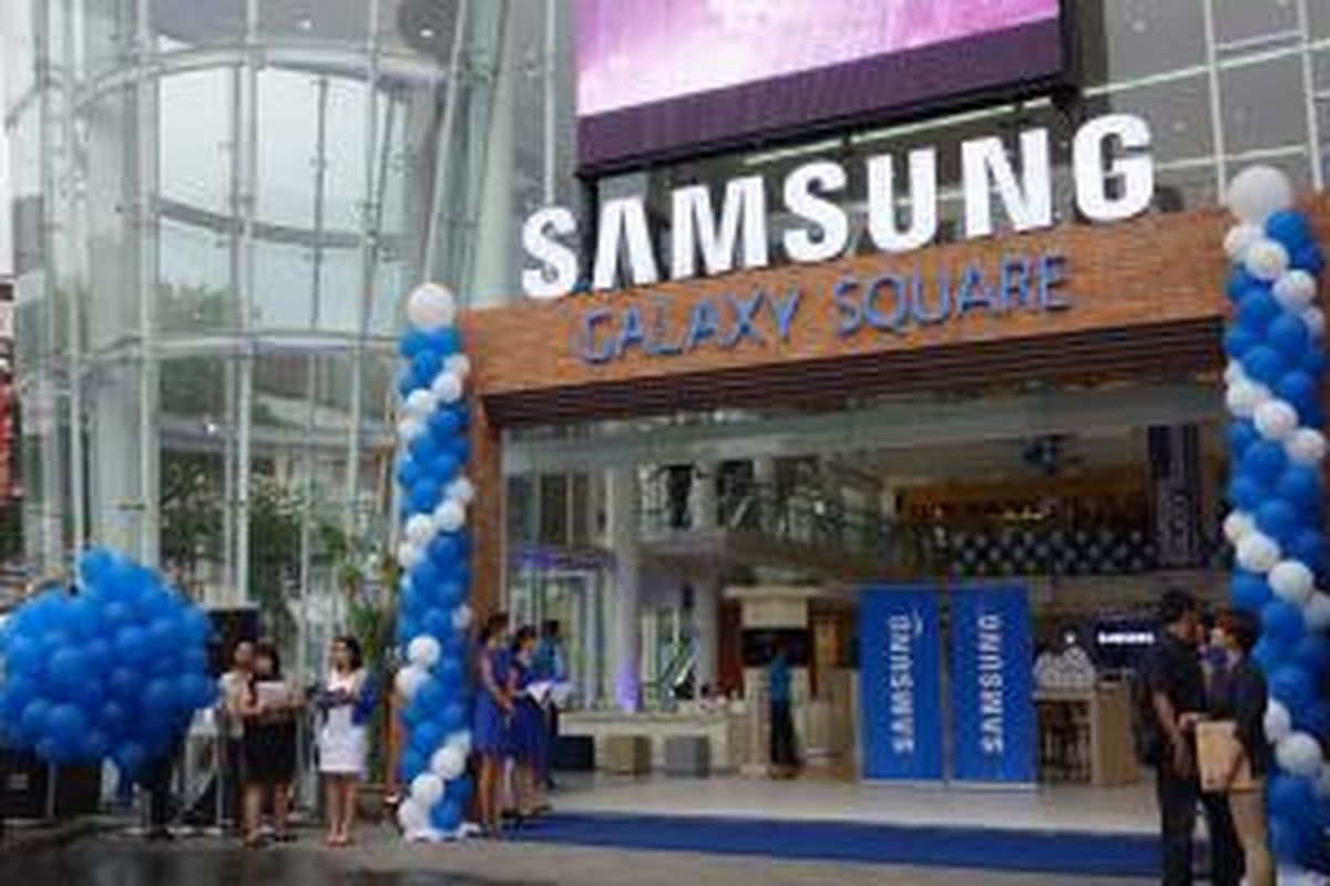 Samsung Experience Store terbesar di Asia Tenggara dibuka di Bali, Rabu (19/4/2014)