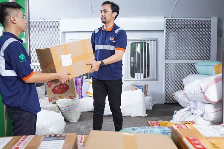 KAI Logistik menghadirkan layanan KALOG Express.