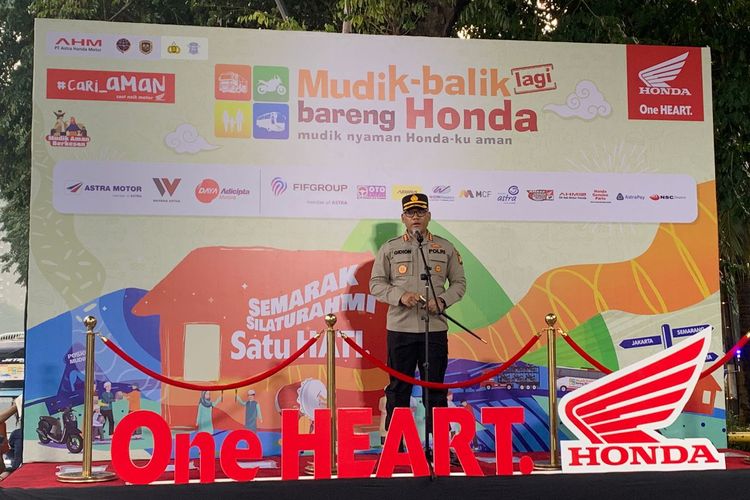 Kakorlantas Polri yang diwakili Kapolres Metro Jakarta Utara Kombes Pol Gidion Arif Setyawan melepas program Mudik dan Balik Bareng Honda (MBBH) 2023, yang diselenggarakan PT Astra Honda Motor.