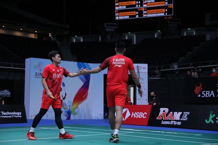 Ganda putra Indonesia Leo Rolly Carnando/Daniel Marthin saat beraksi pada Singapore Open 2022 di Singapore Indoor Stadium, Kallang, Singapura, yang akan berlangsung dari 12 hingga 17 Juli 2022. 