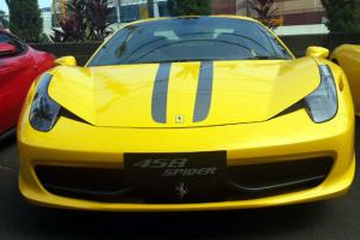 Salah satu model Ferrari yang dijual di Indonesia.