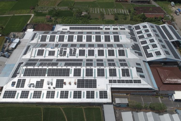 Danone Indonesia Perkuat Dekarbonisasi, Operasikan PLTS 10,4 MWp di 11 Pabrik
