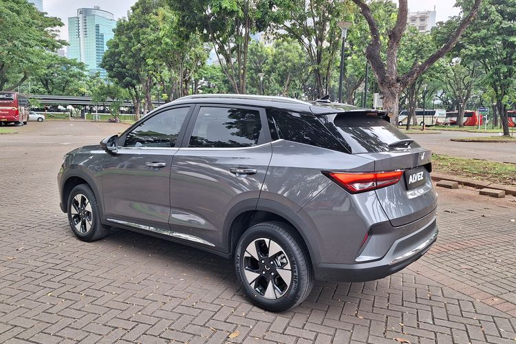 Wuling Alvez resmi meluncur di Indonesia International Motor Show (IIMS) 2023, Februari lalu. Kini jelang sebulan setelah peluncuran pihak Wuling memberikan kesempatan media menjajal Alvez.