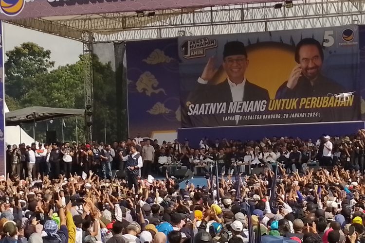 Capres nomor urut 1, Anies Baswedan melakukan kampanye akbar di Lapangan Tegallega, Kota Bandung, Jawa Barat, Minggu (28/1/2024).