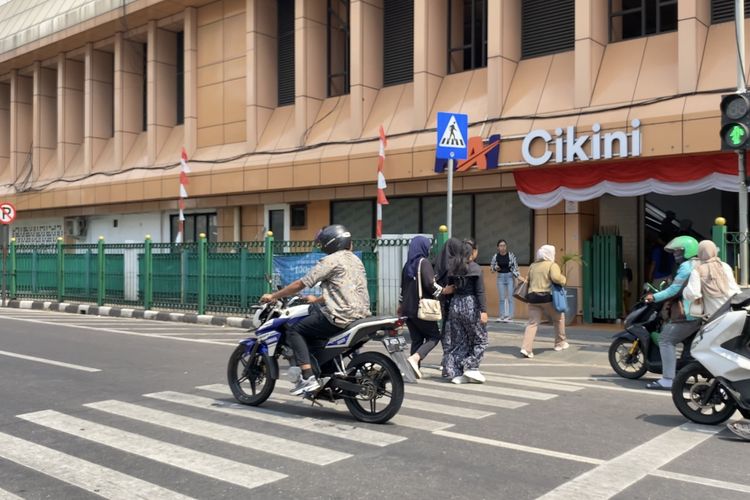 Di Pelican Crossing Jakarta, Lampu Hijau Belum Tentu Aman bagi Pejalan Kaki