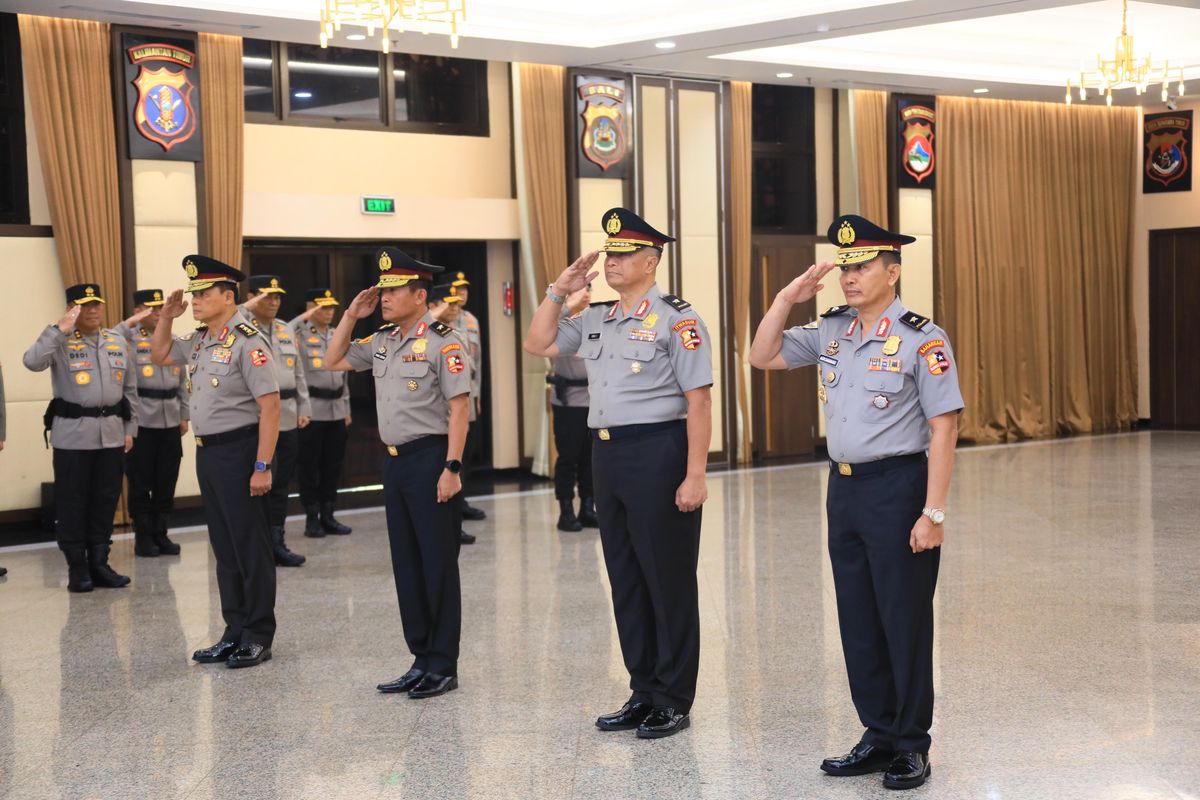 Kapolri Naikkan Pangkat 4 Perwira, Tornagogo Sihombing jadi Komjen