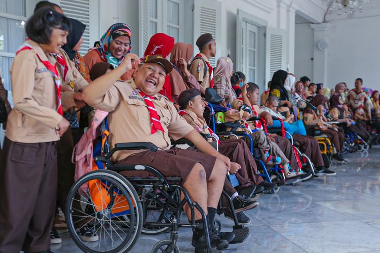 Acara Peluncuran Operasional Angkutan Sekolah Berkebutuhan Khusus di Balaikota DKI Jakarta, Rabu (17/1/2024).