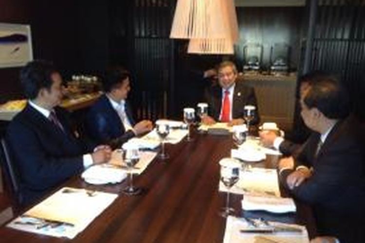Foto pertemuan Yusril Ihza Mahendra dengan Presiden SBY di Kyoto 27 September 2014 
