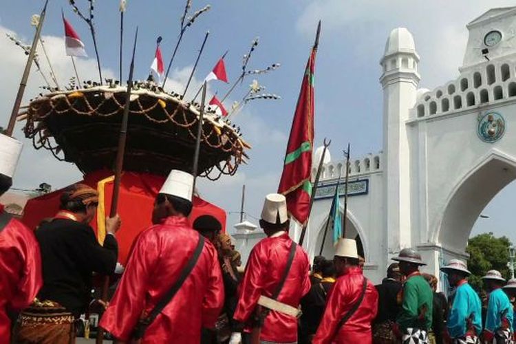 Kalender Jawa Bulan Besar 2025 dilengkapi Weton dan Penanggalan Hijriah