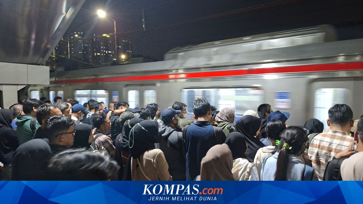 KRL Green Line Sempat Terlambat, Penumpang Menumpuk di Peron 5-6 Stasiun Tanah Abang