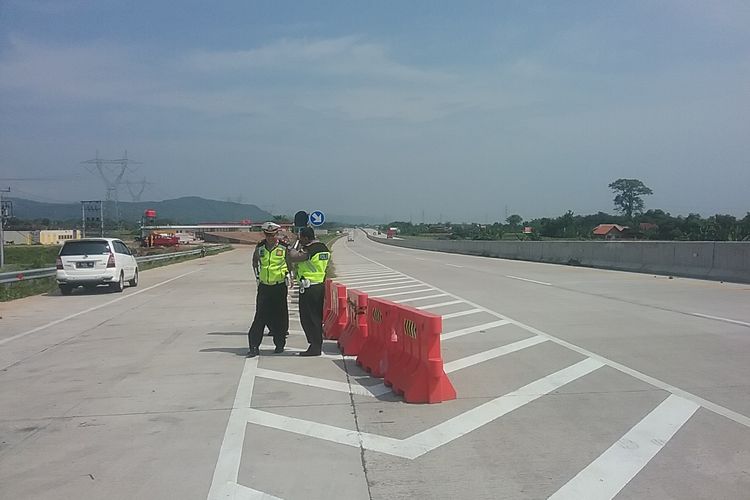 Ruas tol Batang-Semarang di wilayah desa Wungurejo Kendal. KOMPAS.com/ SLAMET PRIYATIN