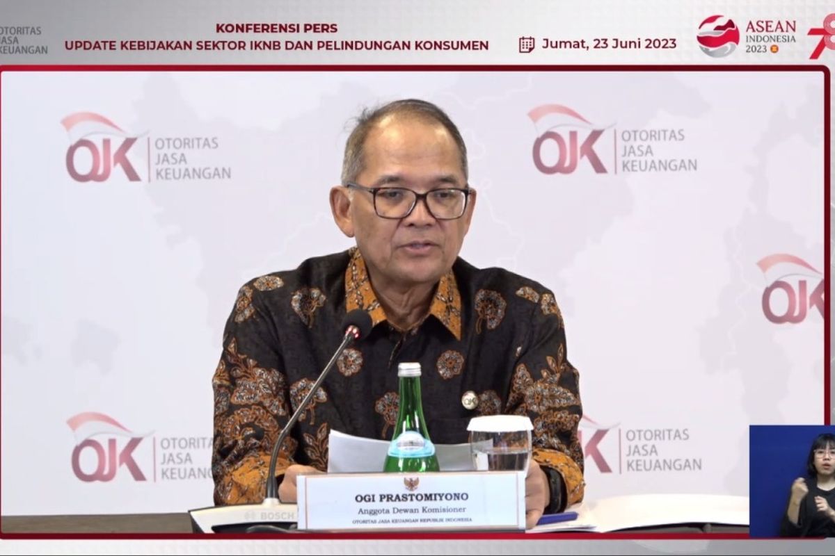 Kepala Eksekutif Pengawas Perasuransian, Penjaminan, dan Dana Pensiun OJK Ogi Prastomiyono saat konferensi pers secara virtual, Jumat (23/6/2023).