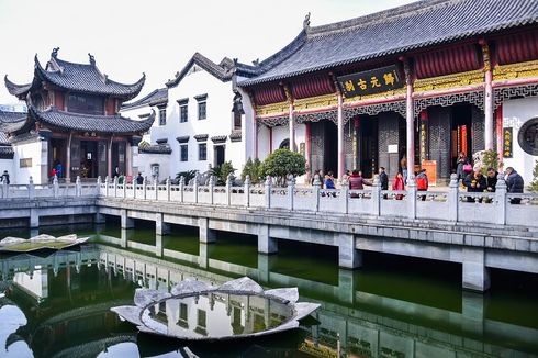 Tiket Tempat Wisata Digratiskan, Wisatawan Berbondong-bondong ke Wuhan