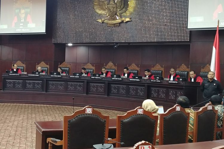 Mahkamah Konstitusi menggelar sidang putusan terhadap permohonan uji materi angket KPK di Jakarta, Kamis (8/2/2018).