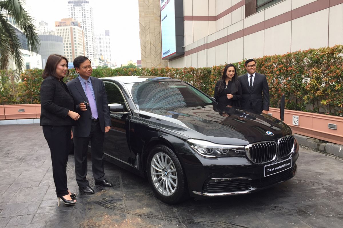 Mobil BMW yang digunakan Kedutaan Vietnam untuk Indonesia