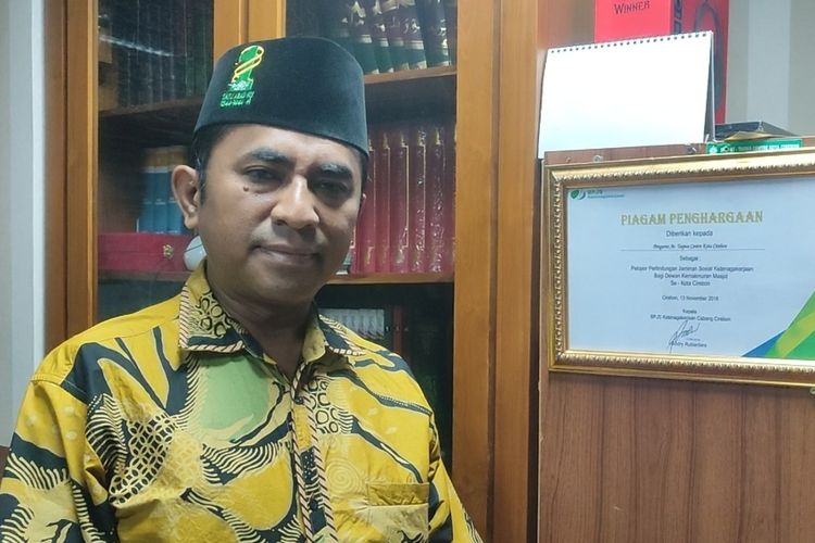Ketua DKM Masjid Raya At-Taqwa Cirebon, Ahmad Yani, memberikan keterangan terkait jumlah marbut dan tingkat kesejahteraan yang diberikan kepada marbut. Ahmad Yani mengeluarkan banyak kebijakan dan terobosan untuk marbut Masjid.