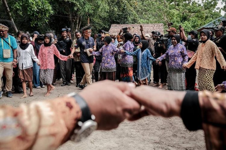 Mastyarakat di Kepulauan Ugar di Fakfak, Papua Barat.