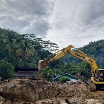 PT Brantas Abipraya (Persero) kembali menunjukkan komitmennya dalam mendukung penanganan bencana di Sumatra dengan mengirimkan bantuan dan alat berat. 