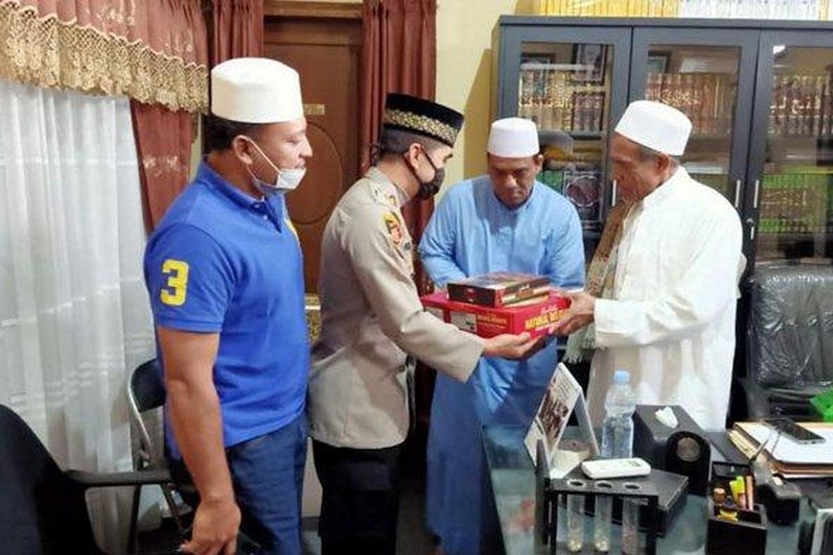 Cekcok Umar Assegaf dengan Petugas PSBB Surabaya Berakhir Damai
