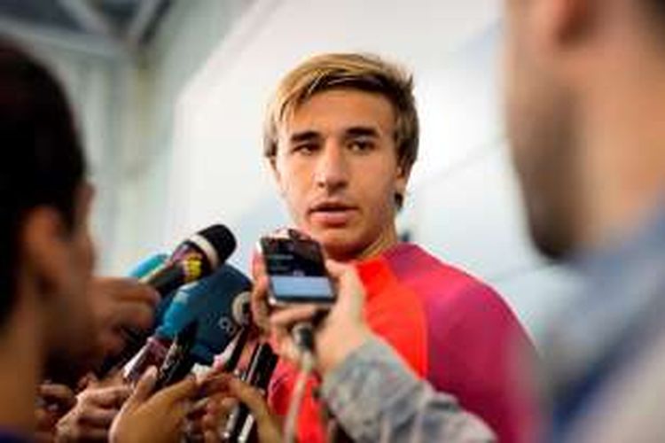 Sergi Samper menjalani latihan bersama Barcelona di St George's Park, Inggris, 28 Juli 2016.