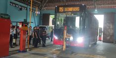Kurangi Pencemaran Udara, Wali Kota Agustina Uji Coba Bus Listrik Trans Semarang