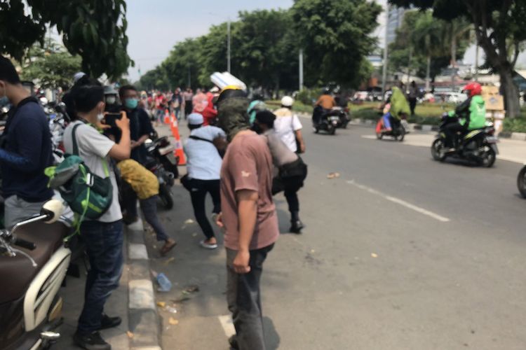 Kericuhan di Depan PN Jaktim, Polisi Kejar hingga Tangkap Simpatisan Rizieq Shihab