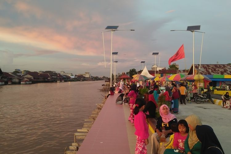 Salah satu dermaga, proyek water front city yang mulai dibangun di tepi Sungai Arut, Kelurahan Mendawai, Pangkalan Bun