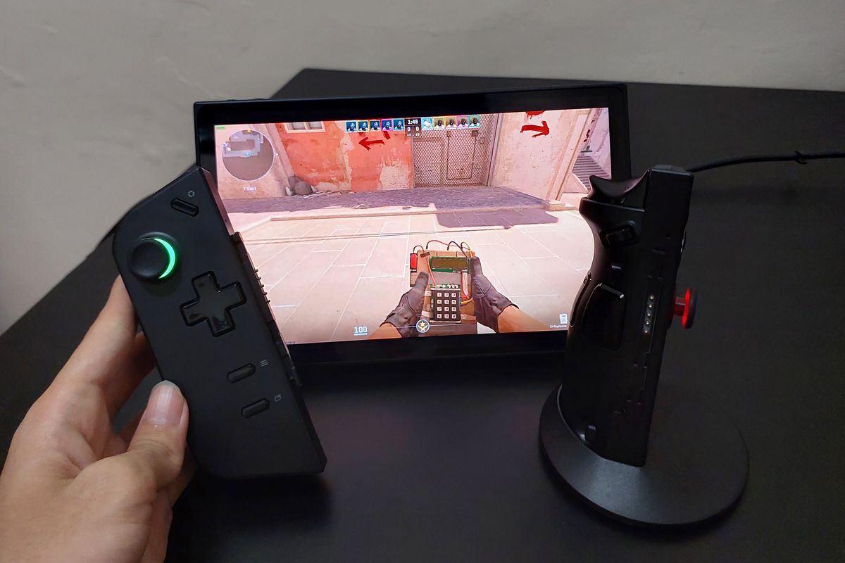 Lenovo Legion Go mempunyai fitur FPS Mode, yang memungkinkan controller kanan menyimulasikan gerakan mouse.