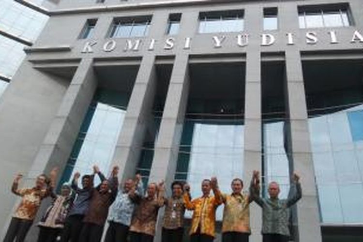Pimpinan KPK saat menemui Pimpinan KY, di Gedung KY, Jakarta, Rabu (6/1/2016). 