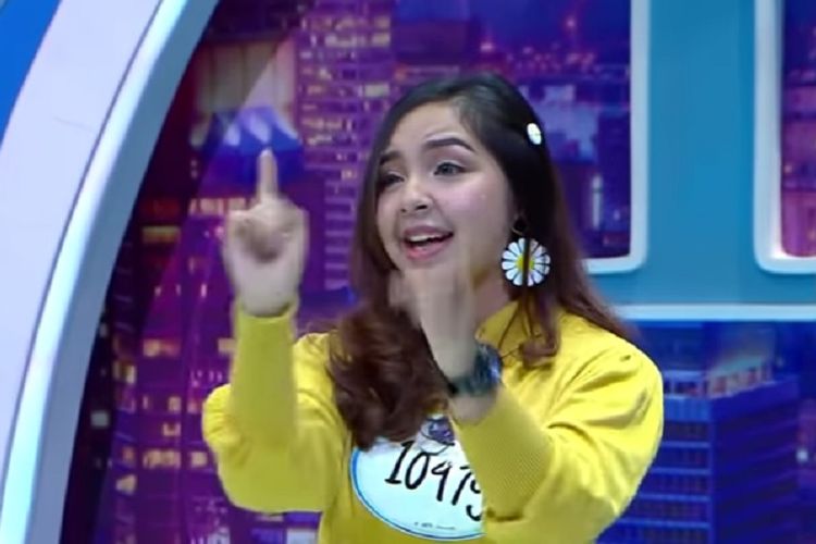 Kontestan Indonesian Idol Nadhira Septamara.