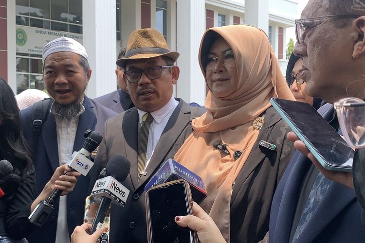“Katanya Ini Persidangan yang Ditunggu-tunggu”, Ketiga Kalinya Jokowi Ditantang Hadiri Sidang