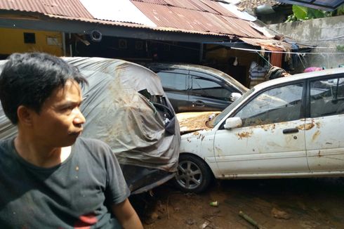 Saat-saat Menegangkan Agus Selamat dari Serbuan Mobil yang Terseret Banjir di Bandung