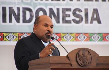 Lukas Enembe saat masih menjabat Gubernur Papua. 