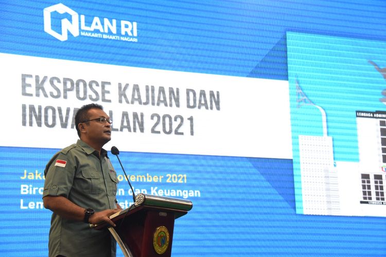 Kepala LAN Adi Suryanto saat saat memberikan sambutan dalam kegiatan Ekspose Kajian dan Inovasi LAN 2021 di Aula Profesor Agus Dwiyanto, Kantor LAN, Jakarta Pusat, Kamis (11/11/2021).