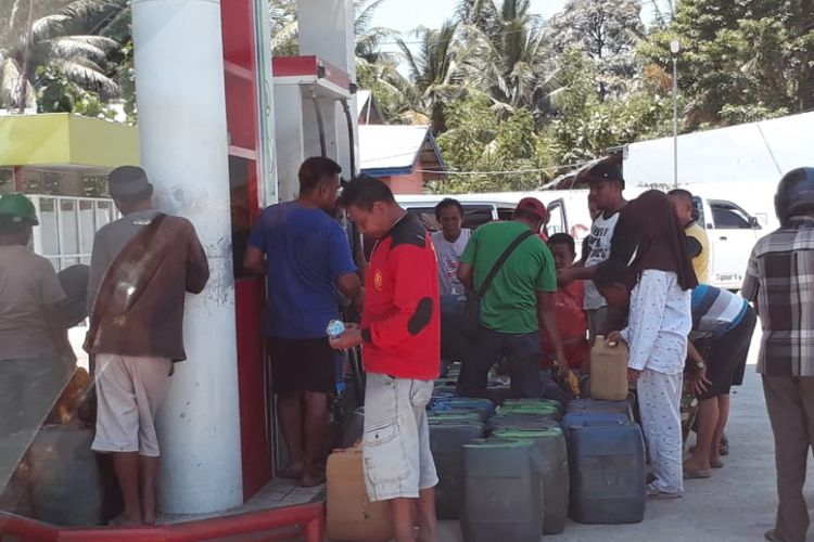 Stok semua jenis bahan bakar minyak (BBM) kosong di sejumlah SPBU di Kabupaten Parigi Moutong, pasca-gempa di Sulawesi Tengah.