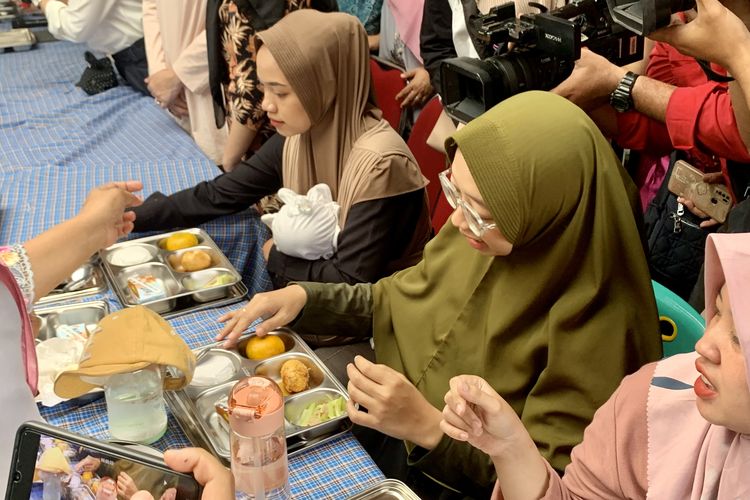 Apa Itu Bonus Demografi: Pengertian, Keuntungan, dan Tantangannya