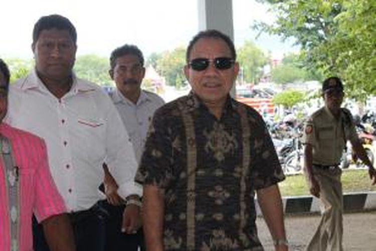 Gubernur NTT Frans Lebu saat melakukan kunjungan kerja ke Kefamenanu, Sabtu (8/3/2014)