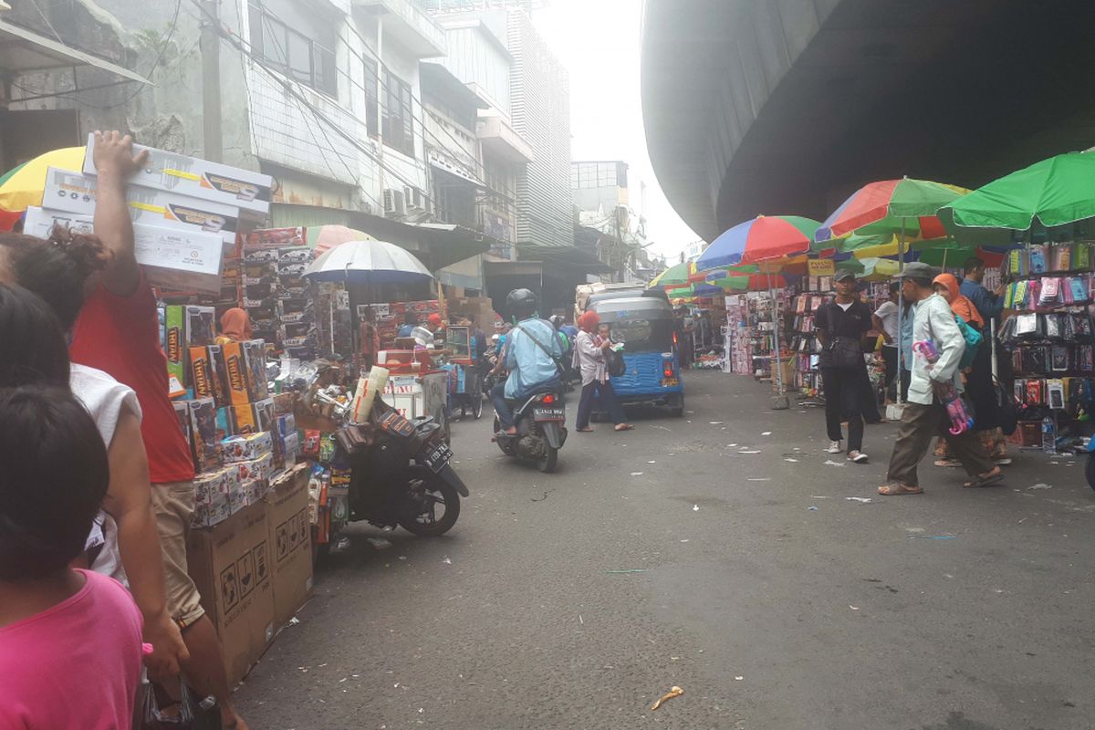 Suasana pasar asemka, Kamis (28/6/2018)