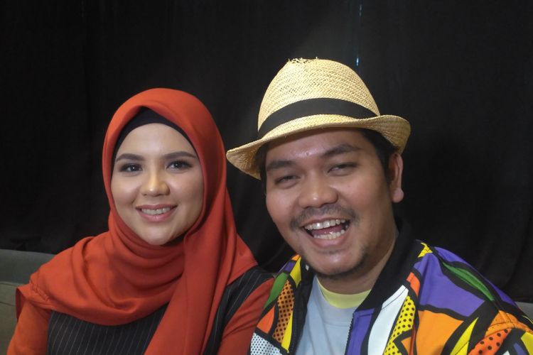 Presenter Indra Bekti dan istri Aldilla Jelita saat ditemui dalam peluncuran salah satu bisnis terbaru Indra di kawasan Menteng, Jakarta Pusat, Jumat (2/11/2018).