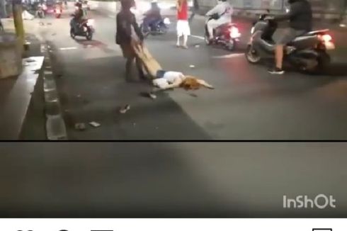 Viral Video Perempuan Tergeletak di Tengah Jalan Pasar Minggu, Polisi Selidiki